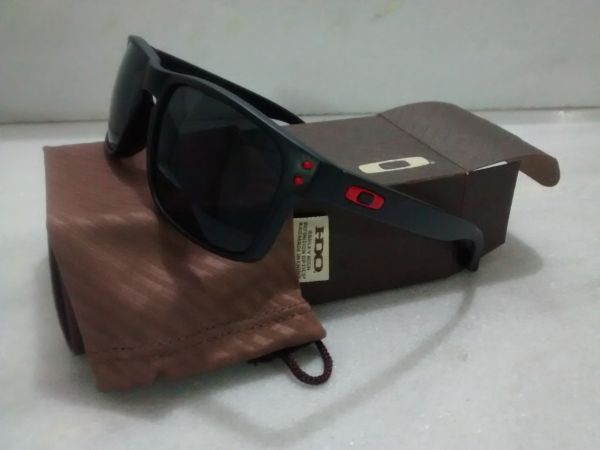 Oakley Holbrook Black Red