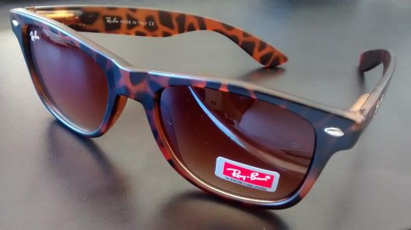 RayBan Wayfarer Tortoise